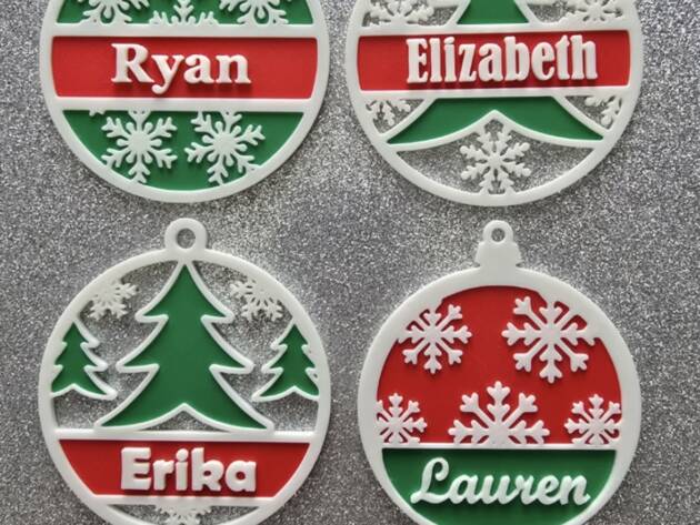 Screenshot Set 4 Ornamente Personalizabile pentru Brad