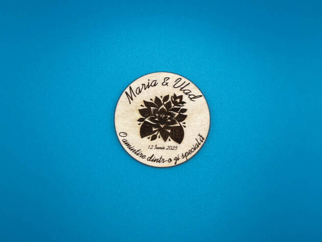 Mărturie personalizată din lemn, cu magnet 2504